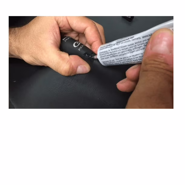 Pegamento Para Traje Buceo Neopren 50 Cc - Imagen 2